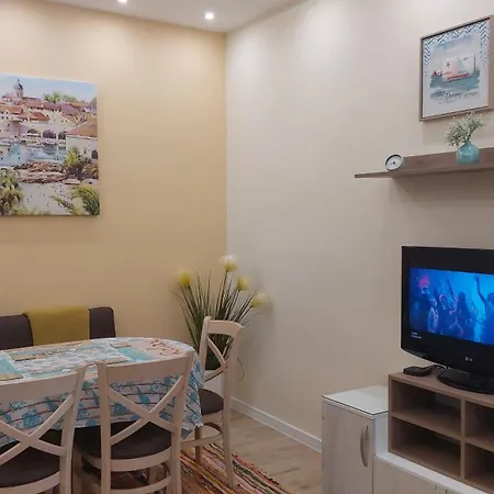 Apartment 2Br Apartment In Varna Center Pedestrian Street Balcony Fast Wifi