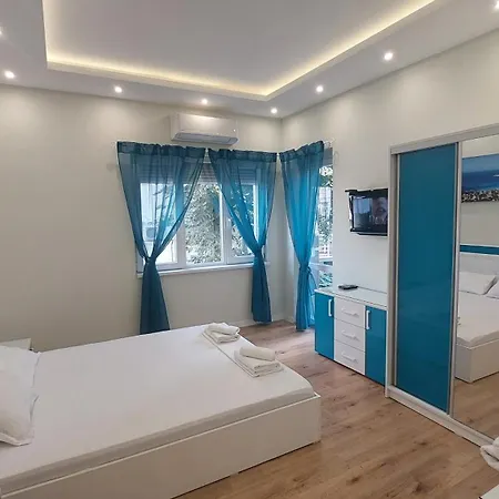 Pink&blue - 2bdr With Balcony Апартамент *