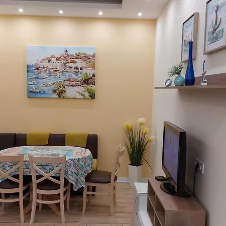 Апартамент Pink&Blue - 2BDR with Balcony - Wi-Fi * Варна
