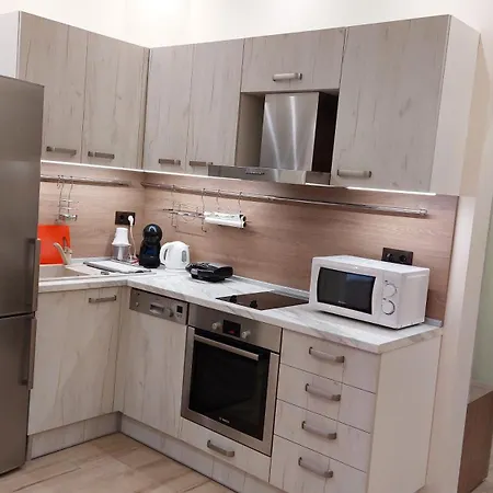 2br In Center Pedestrian Street Balcony Fast Wifi Lägenhet *