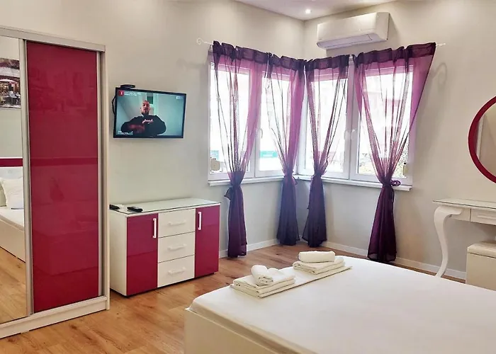 2Br Apartment In Varna Center Pedestrian Street Balcony Fast Wifi * Warna