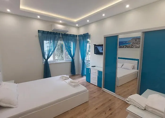 Апартамент Pink&Blue - 2BDR with Balcony - Wi-Fi *
