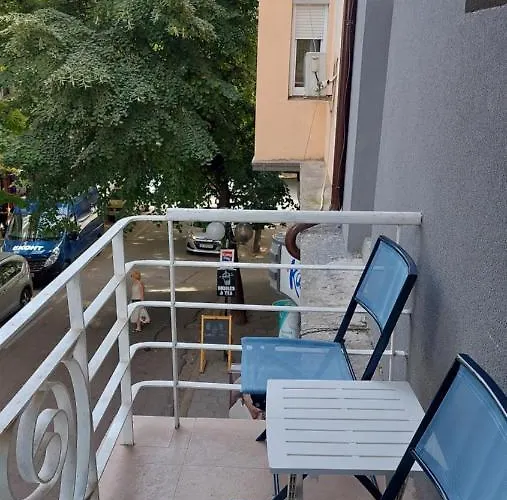 2Br Apartment In Varna Center Pedestrian Street Balcony Fast Wifi Apartment Warna