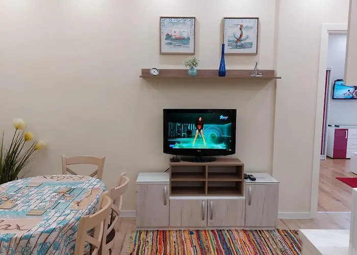 Апартаменты Апартамент Pink&Blue - 2BDR with Balcony - Wi-Fi Варна