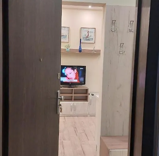 Апартамент Pink&Blue - 2BDR with Balcony - Wi-Fi *