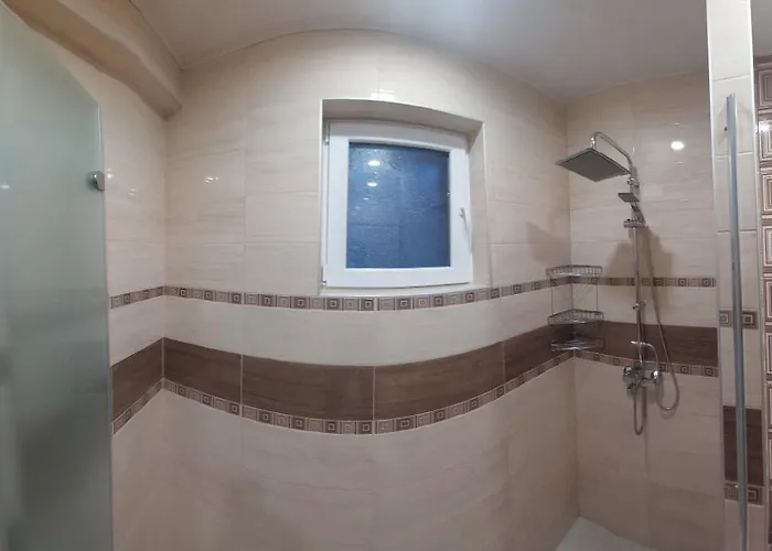 2Br Apartment In Varna Center Pedestrian Street Balcony Fast Wifi * Warna