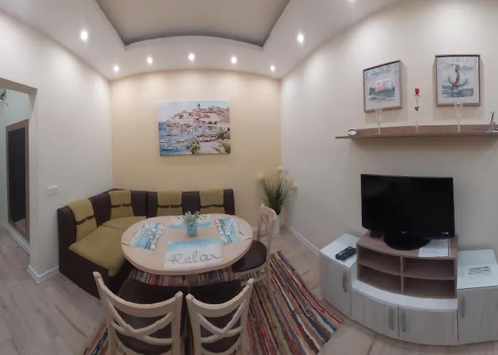 Апартаменты Апартамент Pink&Blue - 2BDR with Balcony - Wi-Fi *