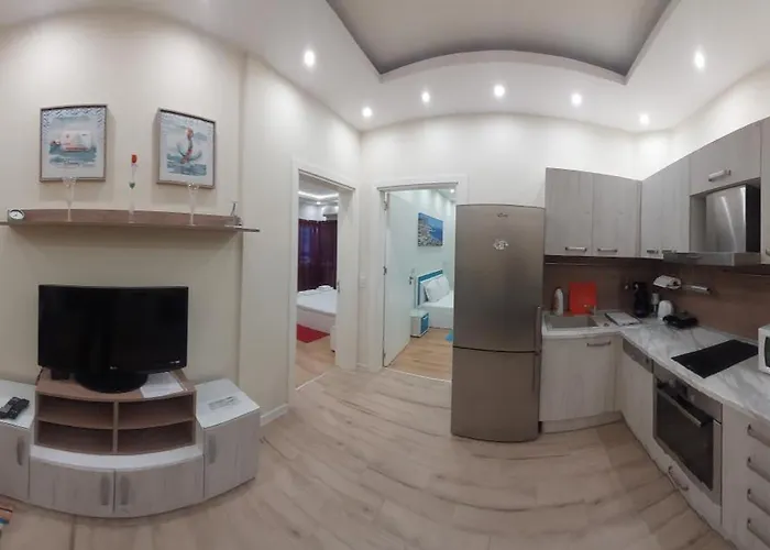 Апартамент Pink&Blue - 2BDR with Balcony - Wi-Fi Варна