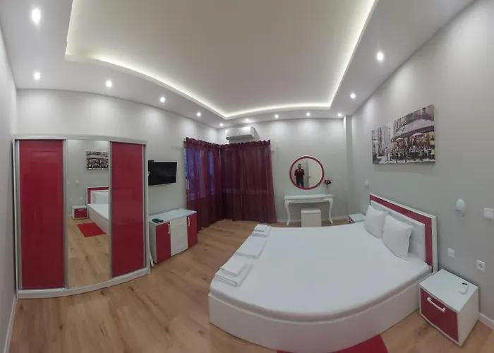 Апартаменты Апартамент Pink&Blue - 2BDR with Balcony - Wi-Fi Варна