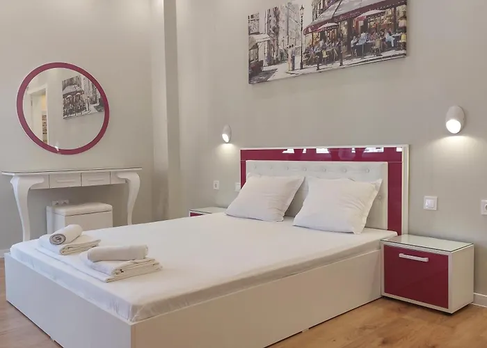 Апартаменты Апартамент Pink&Blue - 2BDR with Balcony - Wi-Fi Варна