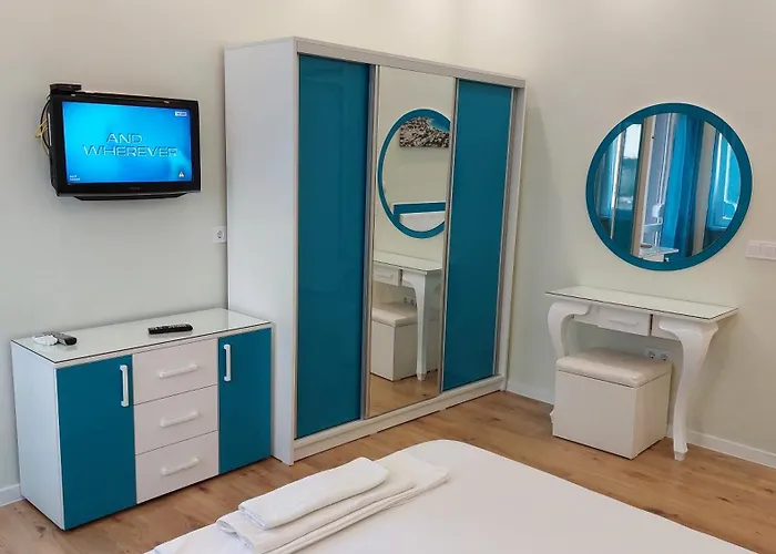 Апартамент Pink&Blue - 2BDR with Balcony - Wi-Fi Апартаменты