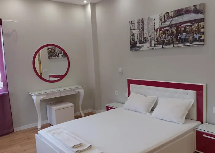 Апартамент Pink&Blue - 2BDR with Balcony - Wi-Fi *
