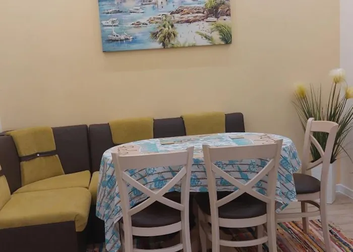 2Br Apartment In Varna Center Pedestrian Street Balcony Fast Wifi Apartment *